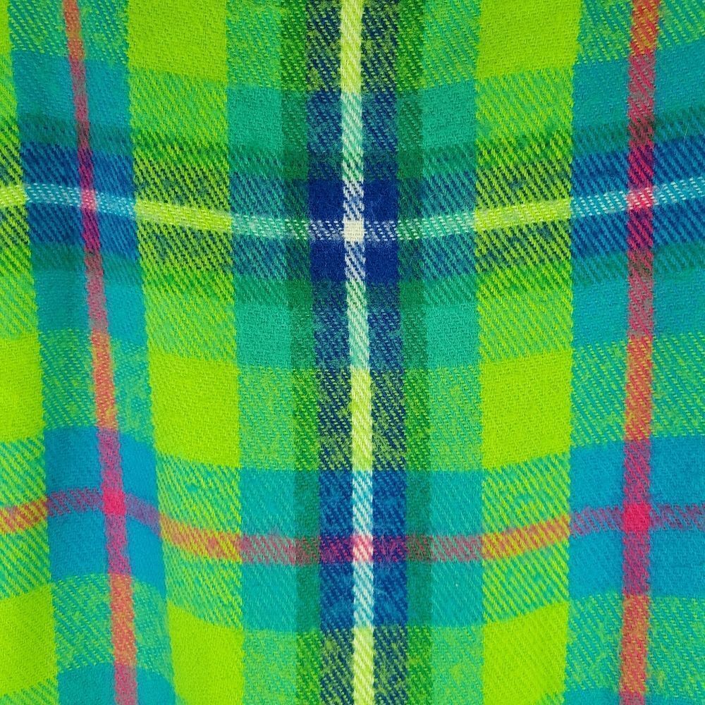 Vibrant Green Plaid Fringed Scarf - Picture 4 of 8
